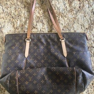 Louis Vuitton Totally GM monogram canvas tote